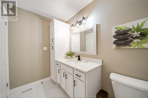 32 Shaw Drive, Amherstburg, ON - Indoor Photo Showing Bathroom