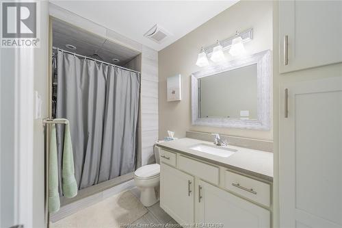 32 Shaw Drive, Amherstburg, ON - Indoor Photo Showing Bathroom