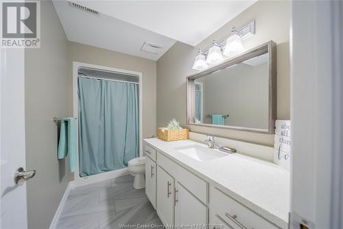 32 Shaw Drive, Amherstburg, ON - Indoor Photo Showing Bathroom