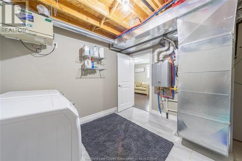 32 Shaw Drive, Amherstburg, ON - Indoor Photo Showing Laundry Room