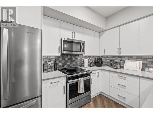 3090 Burtch Road Unit# 216, Kelowna, BC - Indoor Photo Showing Kitchen