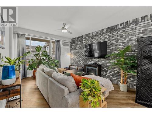 3090 Burtch Road Unit# 216, Kelowna, BC - Indoor Photo Showing Living Room With Fireplace