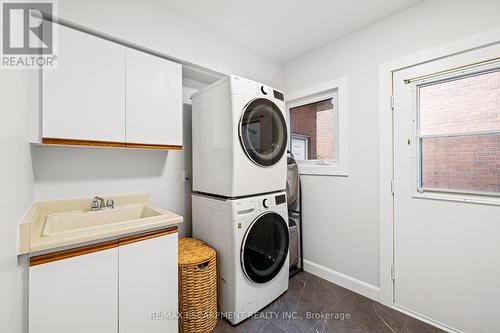 2939 Harvey Crescent, Mississauga, ON - Indoor Photo Showing Laundry Room