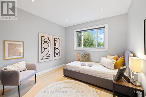 2939 Harvey Crescent, Mississauga, ON - Indoor Photo Showing Bedroom