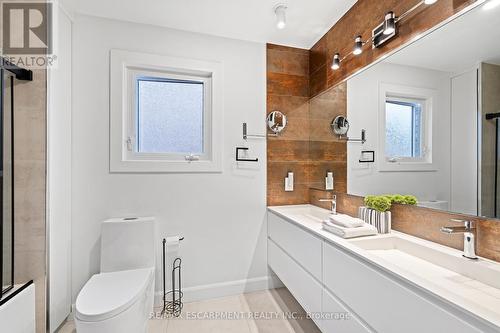 2939 Harvey Crescent, Mississauga, ON - Indoor Photo Showing Bathroom