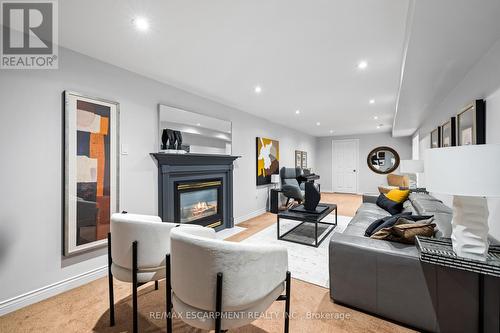 2939 Harvey Crescent, Mississauga, ON - Indoor Photo Showing Living Room With Fireplace