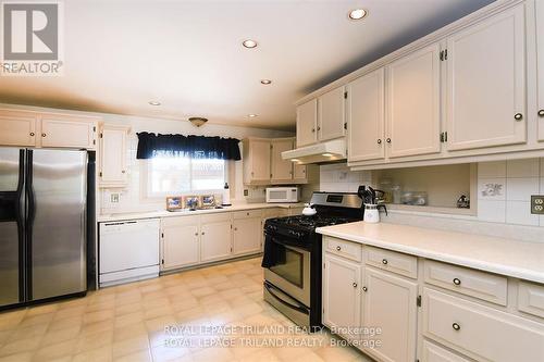 5103 Dundas Street, Thames Centre (Thorndale), ON - Indoor Photo Showing Kitchen