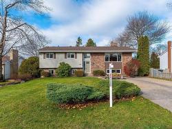 32 Lethbridge Avenue  Dartmouth, NS B2X 2X2