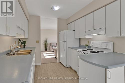 116A - 1099 Clonsilla Avenue, Peterborough (Monaghan), ON - Indoor Photo Showing Kitchen With Double Sink