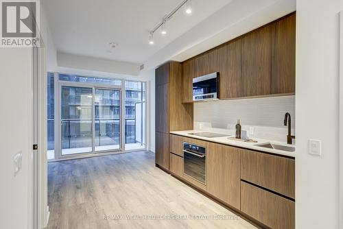 1306S - 117 Broadway Avenue, Toronto, ON - Indoor Photo Showing Kitchen