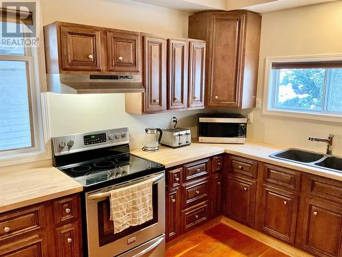 226 Kimberley  N Avenue, Greenwood, BC - Indoor Photo Showing Kitchen With Double Sink