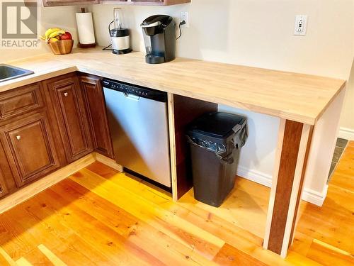 226 Kimberley  N Avenue, Greenwood, BC - Indoor Photo Showing Kitchen