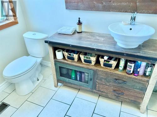 226 Kimberley  N Avenue, Greenwood, BC - Indoor Photo Showing Bathroom