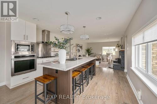 5065 Switzer Drive, Southwest Middlesex (Appin), ON - Indoor Photo Showing Kitchen