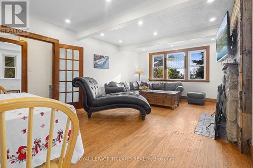 1248 Southdale Road E, London, ON - Indoor Photo Showing Living Room