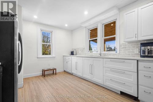 1248 Southdale Road E, London, ON - Indoor Photo Showing Kitchen