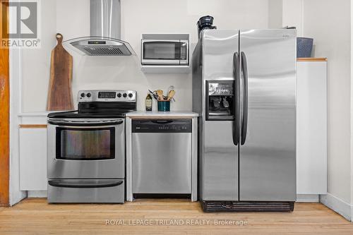 1248 Southdale Road E, London, ON - Indoor Photo Showing Kitchen With Stainless Steel Kitchen