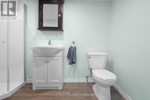 1248 Southdale Road E, London, ON - Indoor Photo Showing Bathroom