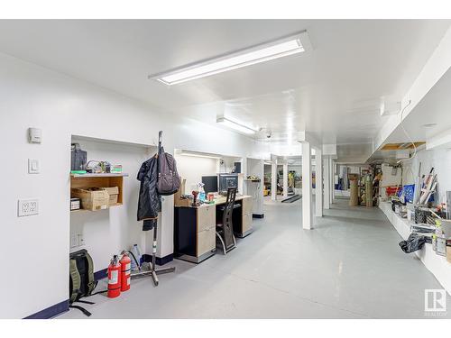 10732 96 St Nw, Edmonton, AB - Indoor Photo Showing Garage