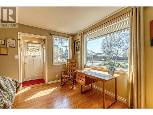 1967 Abbott Street, Kelowna, BC - Indoor Photo Showing Other Room