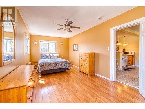 1967 Abbott Street, Kelowna, BC - Indoor Photo Showing Bedroom