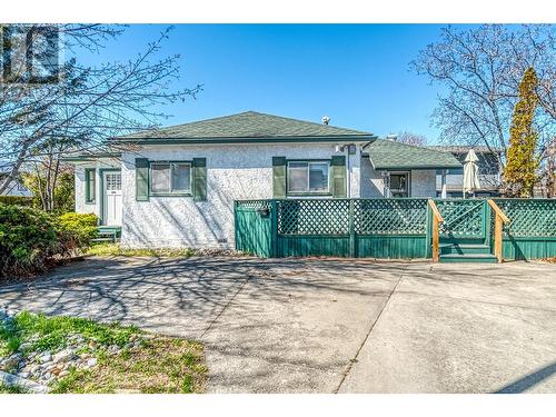 1967 Abbott Street, Kelowna, BC - Outdoor With Deck Patio Veranda