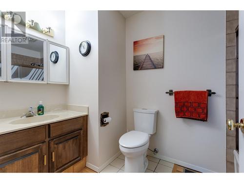 Primary ensuite - 1675 Thayer Court Unit# 11, Kelowna, BC - Indoor Photo Showing Bathroom