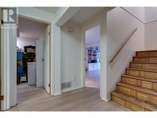 1675 Thayer Court Unit# 11, Kelowna, BC - Indoor Photo Showing Other Room