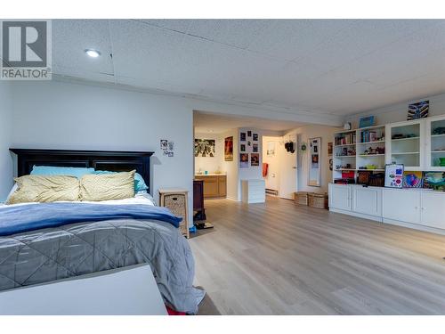 1675 Thayer Court Unit# 11, Kelowna, BC - Indoor Photo Showing Bedroom