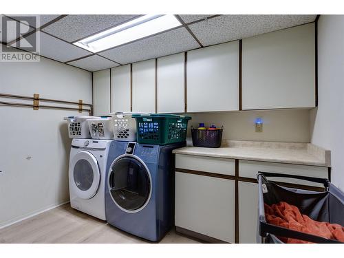 1675 Thayer Court Unit# 11, Kelowna, BC - Indoor Photo Showing Laundry Room