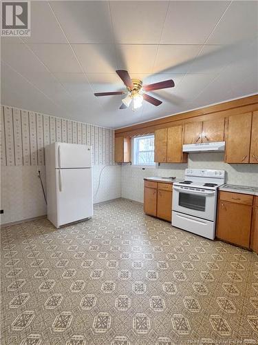 552 Montgomery Street, Dalhousie, NB - Indoor Photo Showing Kitchen