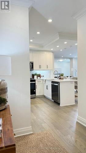 313 - 1975 Fountain Grass Drive, London, ON - Indoor Photo Showing Kitchen