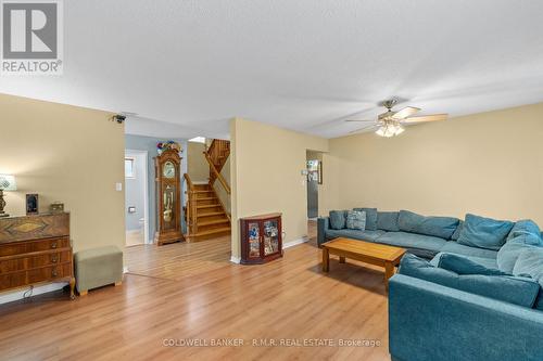 24 Carrick Avenue, Georgina (Keswick North), ON - Indoor Photo Showing Living Room