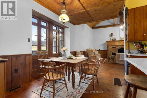 2247 Van Luven Road, Hamilton Township, ON - Indoor Photo Showing Living Room