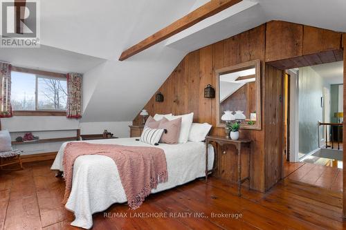 2247 Van Luven Road, Hamilton Township, ON - Indoor Photo Showing Bedroom