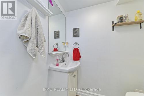 12 Mackenzie Drive, Halton Hills, ON - Indoor Photo Showing Bathroom