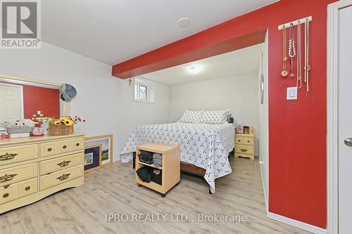 12 Mackenzie Drive, Halton Hills, ON - Indoor Photo Showing Bedroom