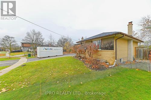 12 Mackenzie Drive, Halton Hills, ON - Outdoor