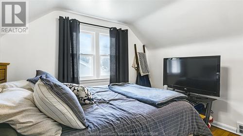 2367 Meighen Road, Windsor, ON - Indoor Photo Showing Bedroom