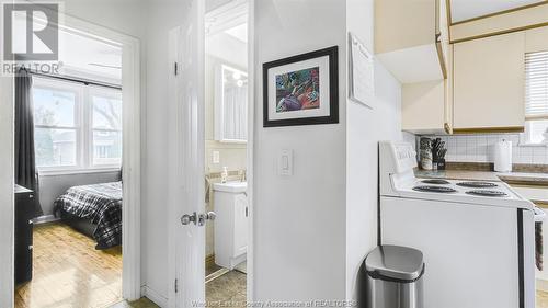 2367 Meighen Road, Windsor, ON - Indoor Photo Showing Kitchen