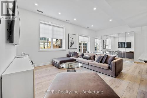 1 - 99 South Drive, St. Catharines (457 - Old Glenridge), ON - Indoor Photo Showing Living Room