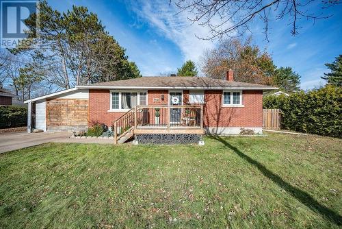 38 Sunset Crescent, Petawawa (520 - Petawawa), ON - Outdoor With Deck Patio Veranda