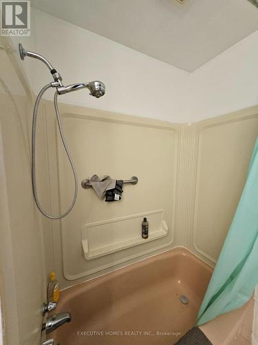 144 Elm Street, Port Colborne, ON - Indoor Photo Showing Bathroom