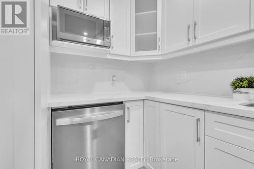 189 Country Club Drive, Guelph, ON - Indoor Photo Showing Kitchen