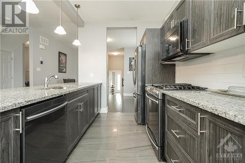 11 Leblanc Street, Carleton Place (909 - Carleton Place), ON - Indoor Photo Showing Kitchen With Upgraded Kitchen