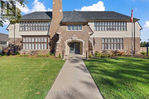 1 - 99 South Drive, St. Catharines (457 - Old Glenridge), ON - Outdoor With Facade