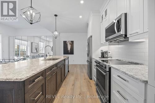 1 - 99 South Drive, St. Catharines (457 - Old Glenridge), ON - Indoor Photo Showing Kitchen With Upgraded Kitchen