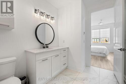 1 - 99 South Drive, St. Catharines (457 - Old Glenridge), ON - Indoor Photo Showing Bathroom