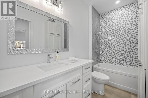 1 - 99 South Drive, St. Catharines (457 - Old Glenridge), ON - Indoor Photo Showing Bathroom