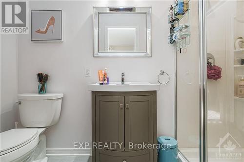 235 Huntersfield Drive, Ottawa, ON - Indoor Photo Showing Bathroom